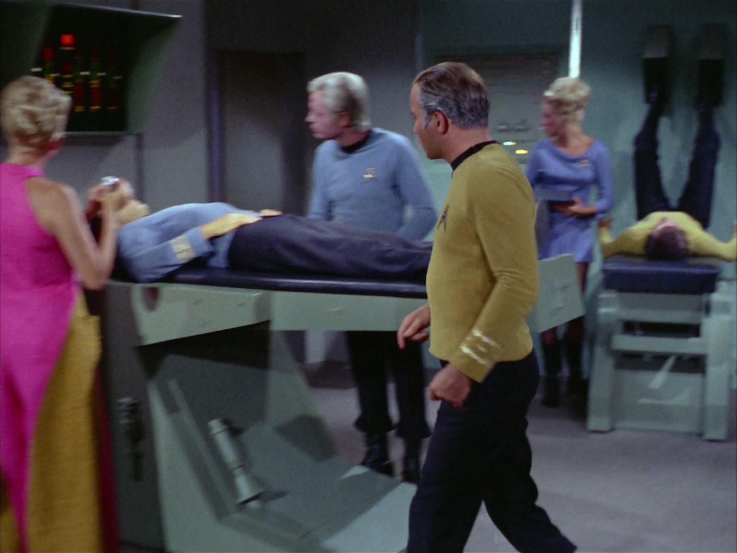 ariane179254_StarTrek_2x12_TheDeadlyYears_0811.jpg