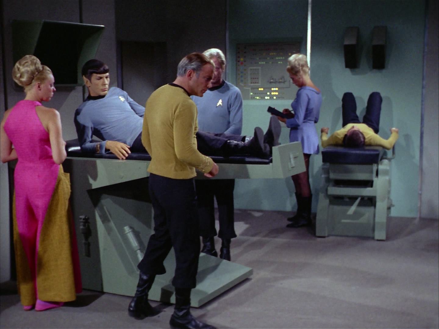 ariane179254_StarTrek_2x12_TheDeadlyYears_0869.jpg