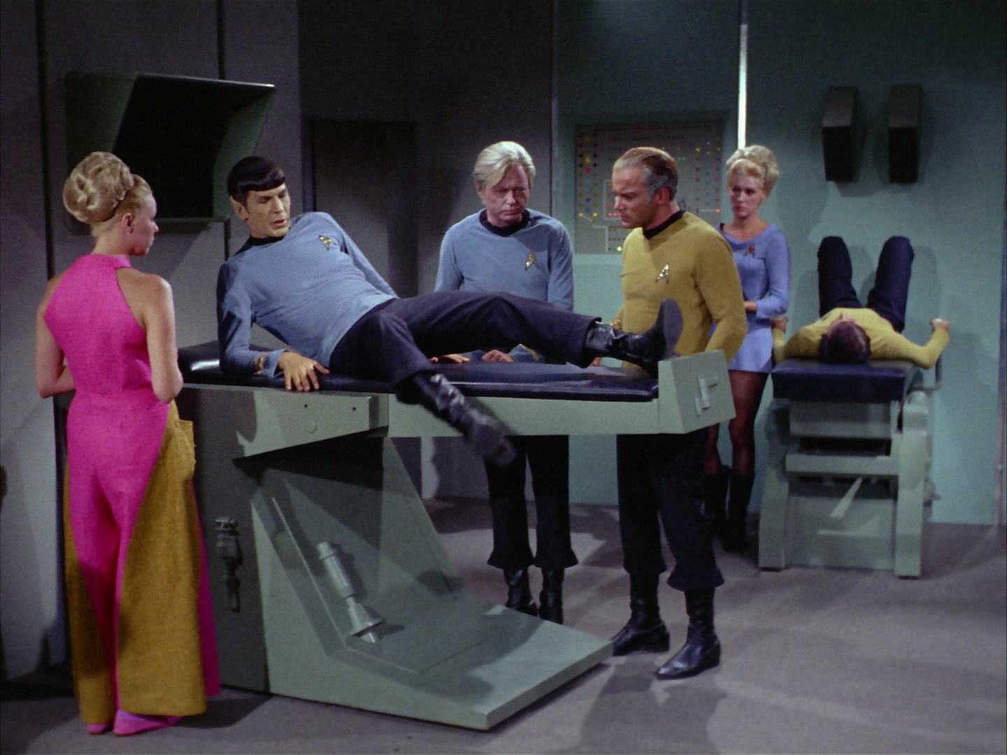 ariane179254_StarTrek_2x12_TheDeadlyYears_0896.jpg