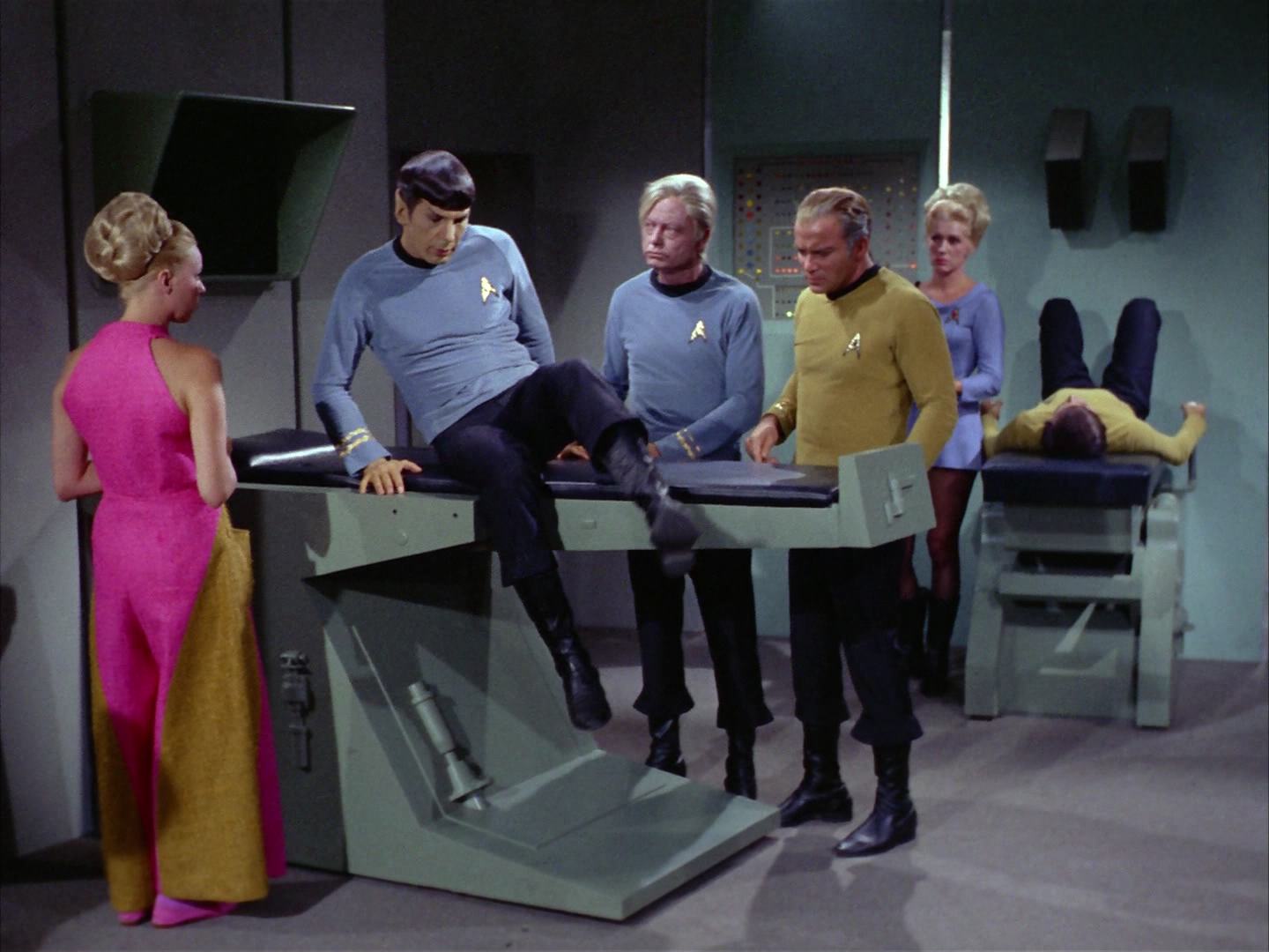 ariane179254_StarTrek_2x12_TheDeadlyYears_0897.jpg