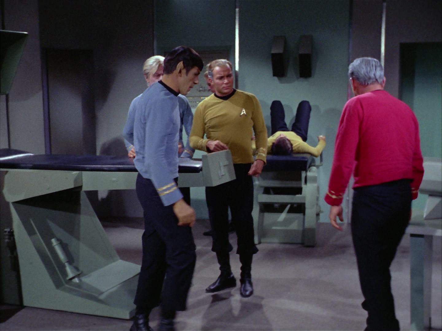 ariane179254_StarTrek_2x12_TheDeadlyYears_0946.jpg