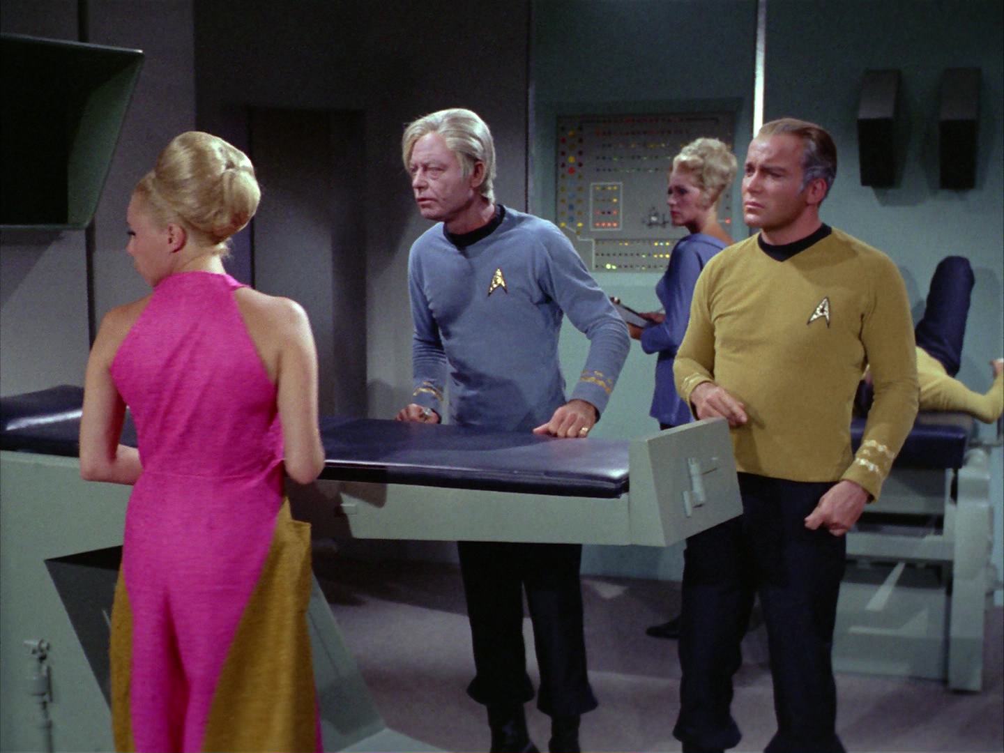 ariane179254_StarTrek_2x12_TheDeadlyYears_0960.jpg