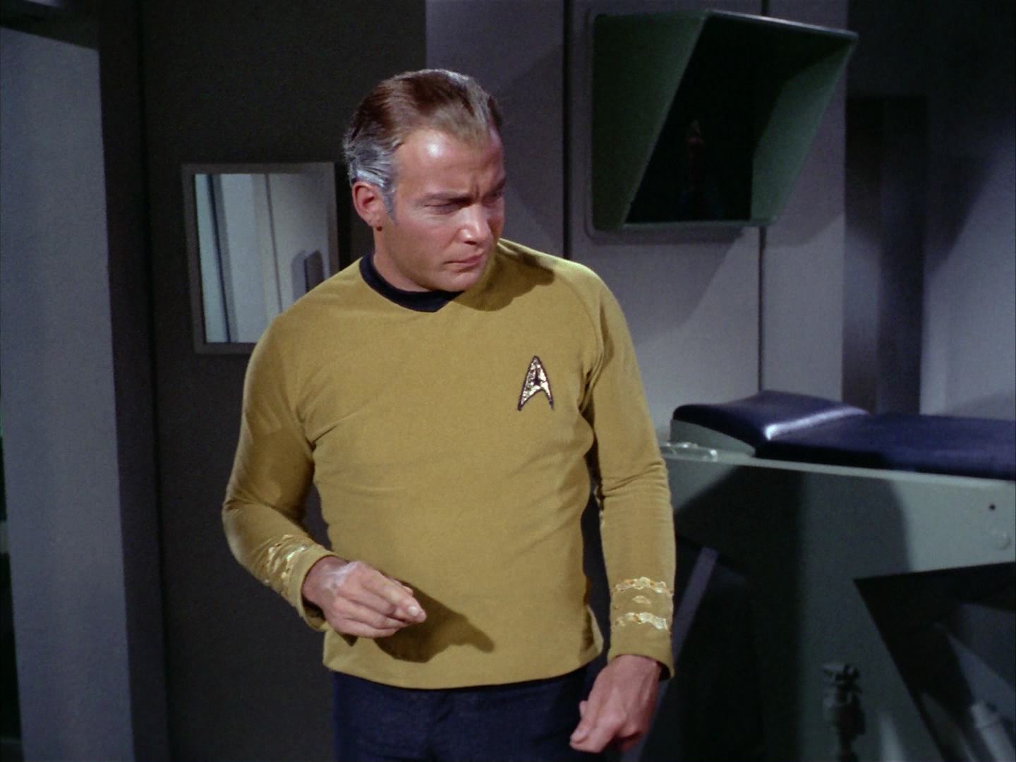 ariane179254_StarTrek_2x12_TheDeadlyYears_1013.jpg