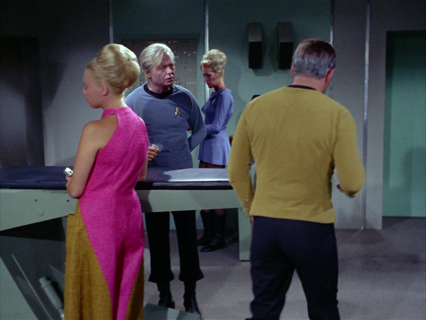 ariane179254_StarTrek_2x12_TheDeadlyYears_1022.jpg