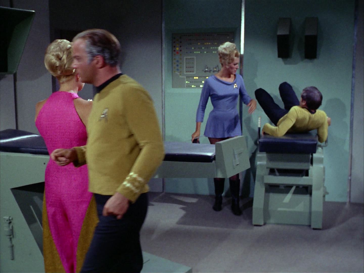 ariane179254_StarTrek_2x12_TheDeadlyYears_1043.jpg