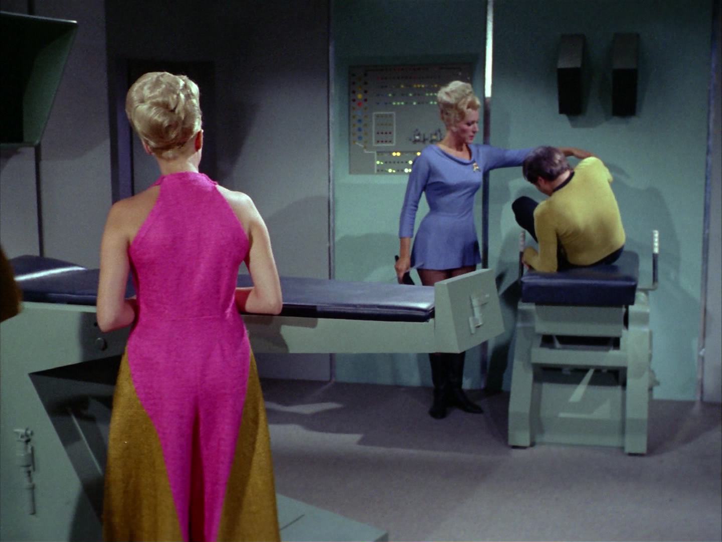 ariane179254_StarTrek_2x12_TheDeadlyYears_1044.jpg