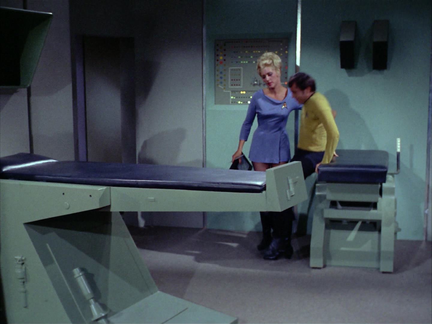 ariane179254_StarTrek_2x12_TheDeadlyYears_1046.jpg