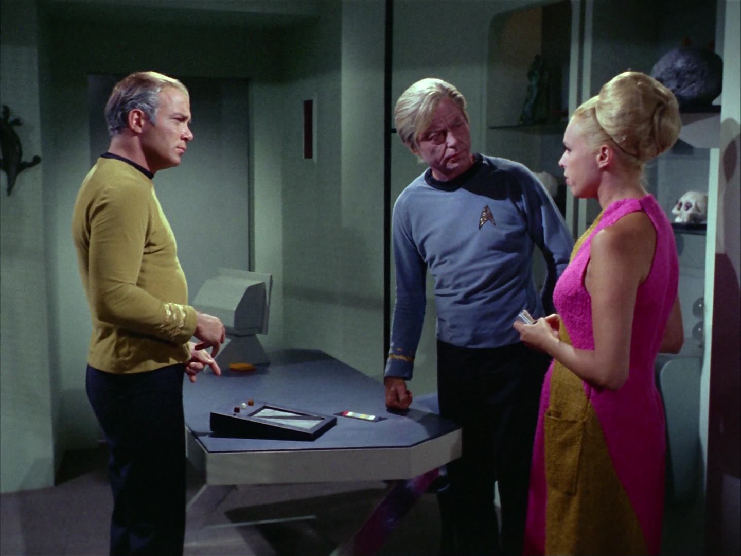 ariane179254_StarTrek_2x12_TheDeadlyYears_1060.jpg