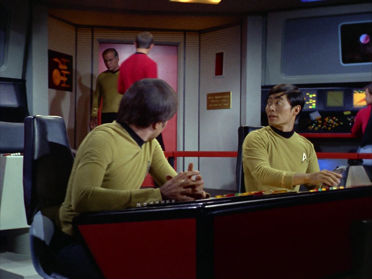 ariane179254_StarTrek_2x12_TheDeadlyYears_1236.jpg