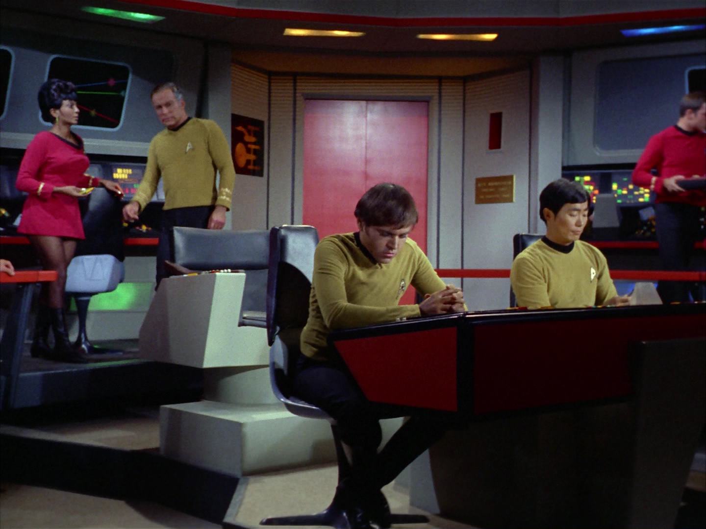 ariane179254_StarTrek_2x12_TheDeadlyYears_1239.jpg