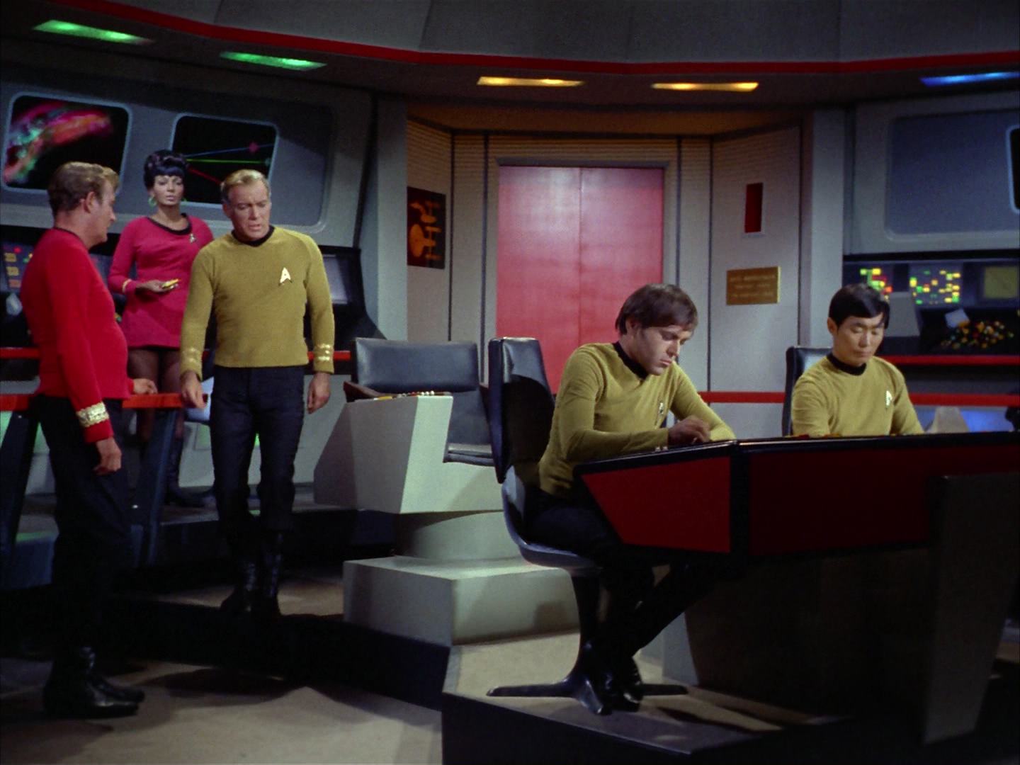 ariane179254_StarTrek_2x12_TheDeadlyYears_1241.jpg