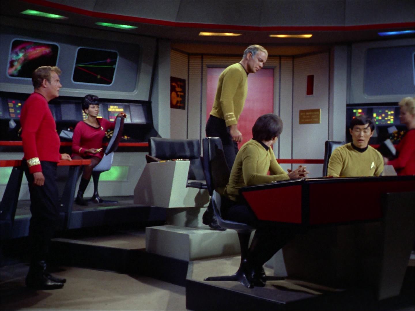 ariane179254_StarTrek_2x12_TheDeadlyYears_1246.jpg