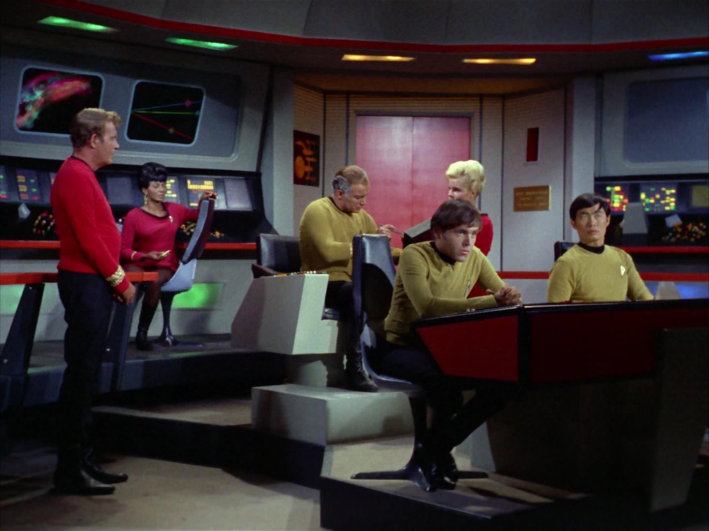 ariane179254_StarTrek_2x12_TheDeadlyYears_1252.jpg