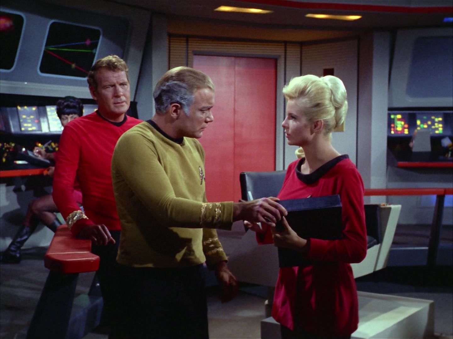 ariane179254_StarTrek_2x12_TheDeadlyYears_1316.jpg