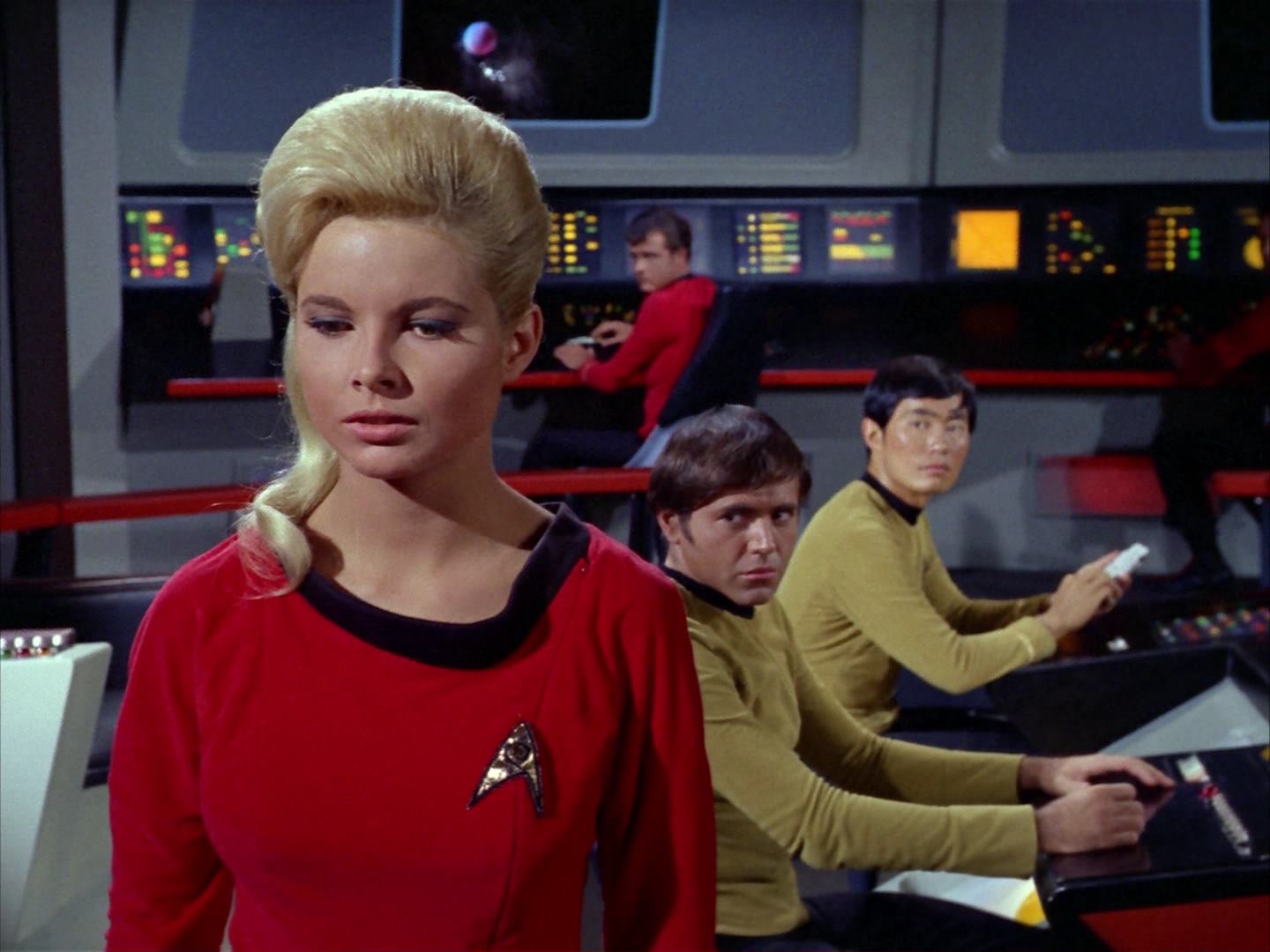 ariane179254_StarTrek_2x12_TheDeadlyYears_1324.jpg