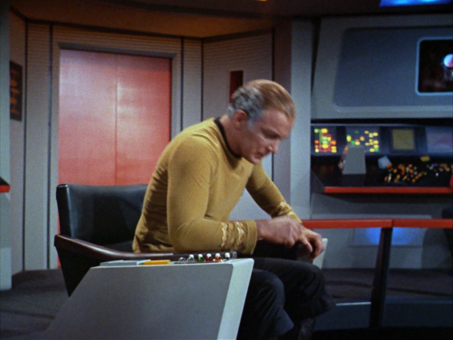 ariane179254_StarTrek_2x12_TheDeadlyYears_1340.jpg