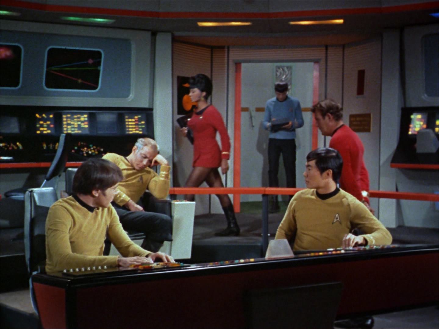 ariane179254_StarTrek_2x12_TheDeadlyYears_1356.jpg
