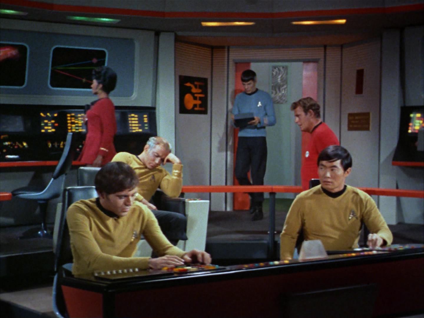 ariane179254_StarTrek_2x12_TheDeadlyYears_1357.jpg