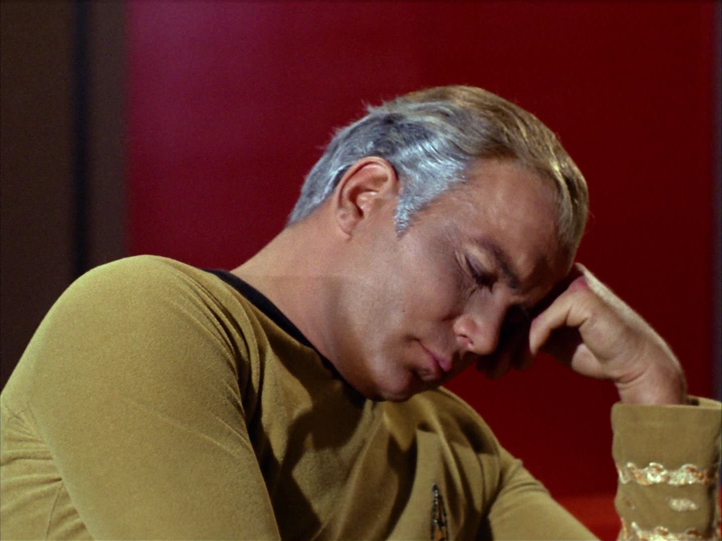 ariane179254_StarTrek_2x12_TheDeadlyYears_1365.jpg