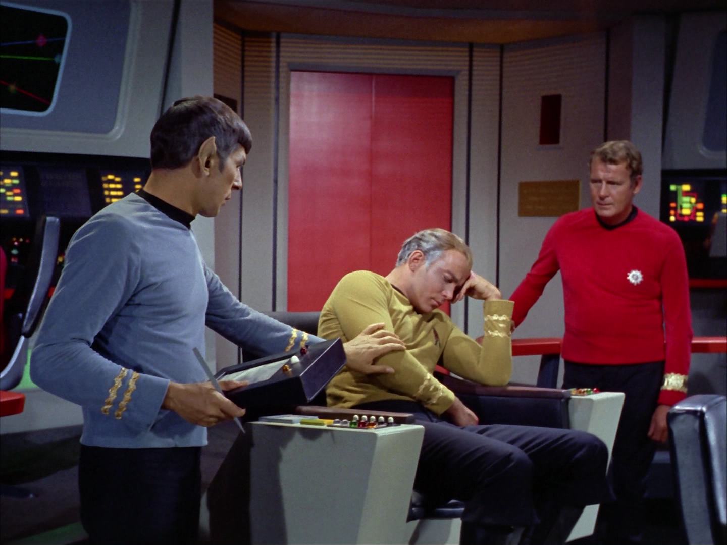 ariane179254_StarTrek_2x12_TheDeadlyYears_1369.jpg