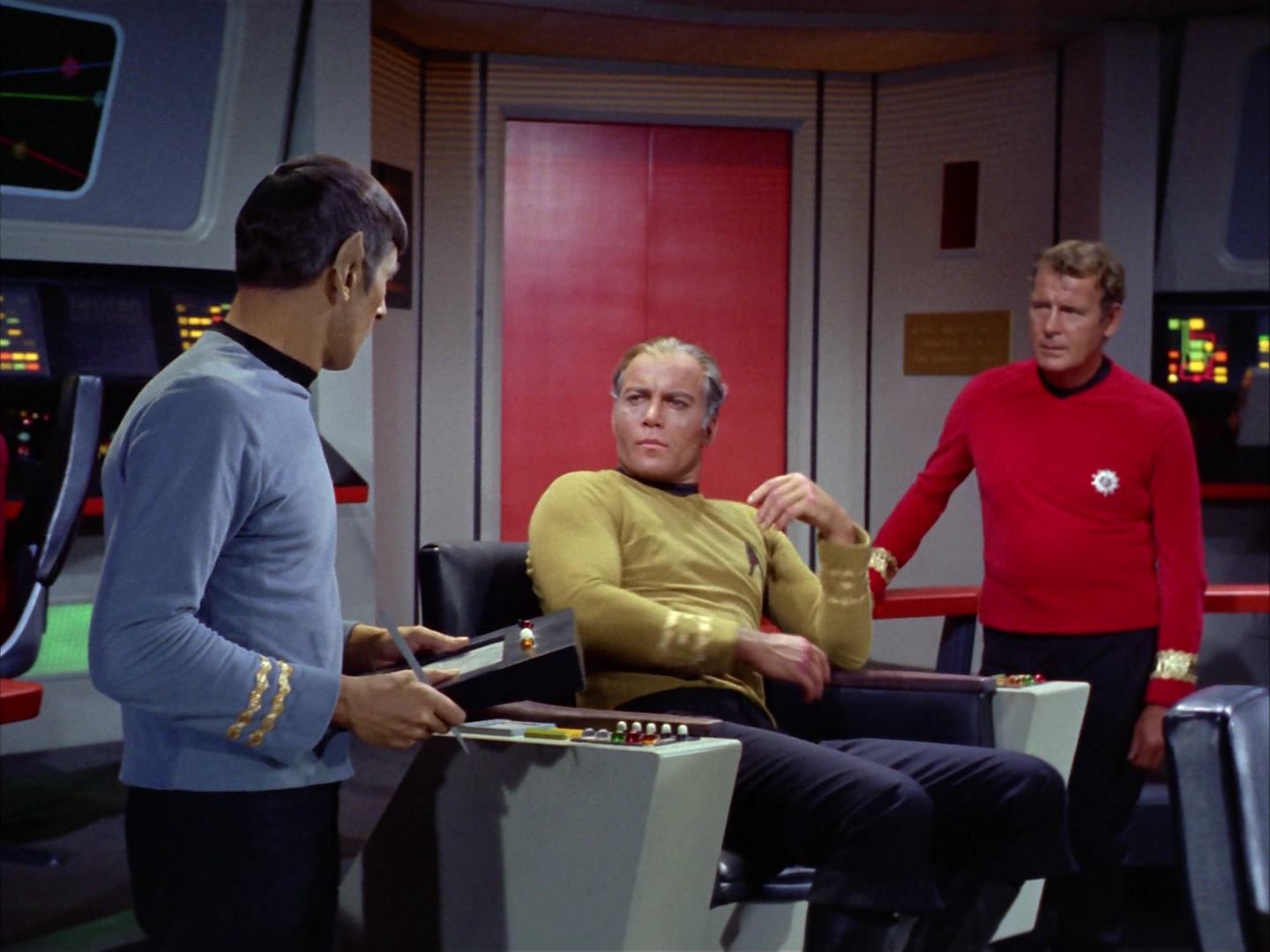 ariane179254_StarTrek_2x12_TheDeadlyYears_1371.jpg