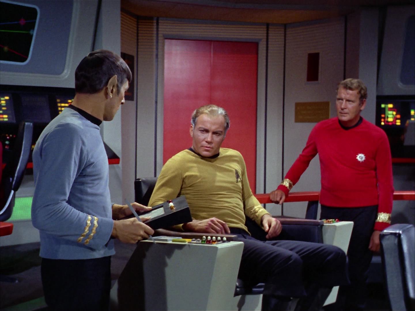ariane179254_StarTrek_2x12_TheDeadlyYears_1372.jpg