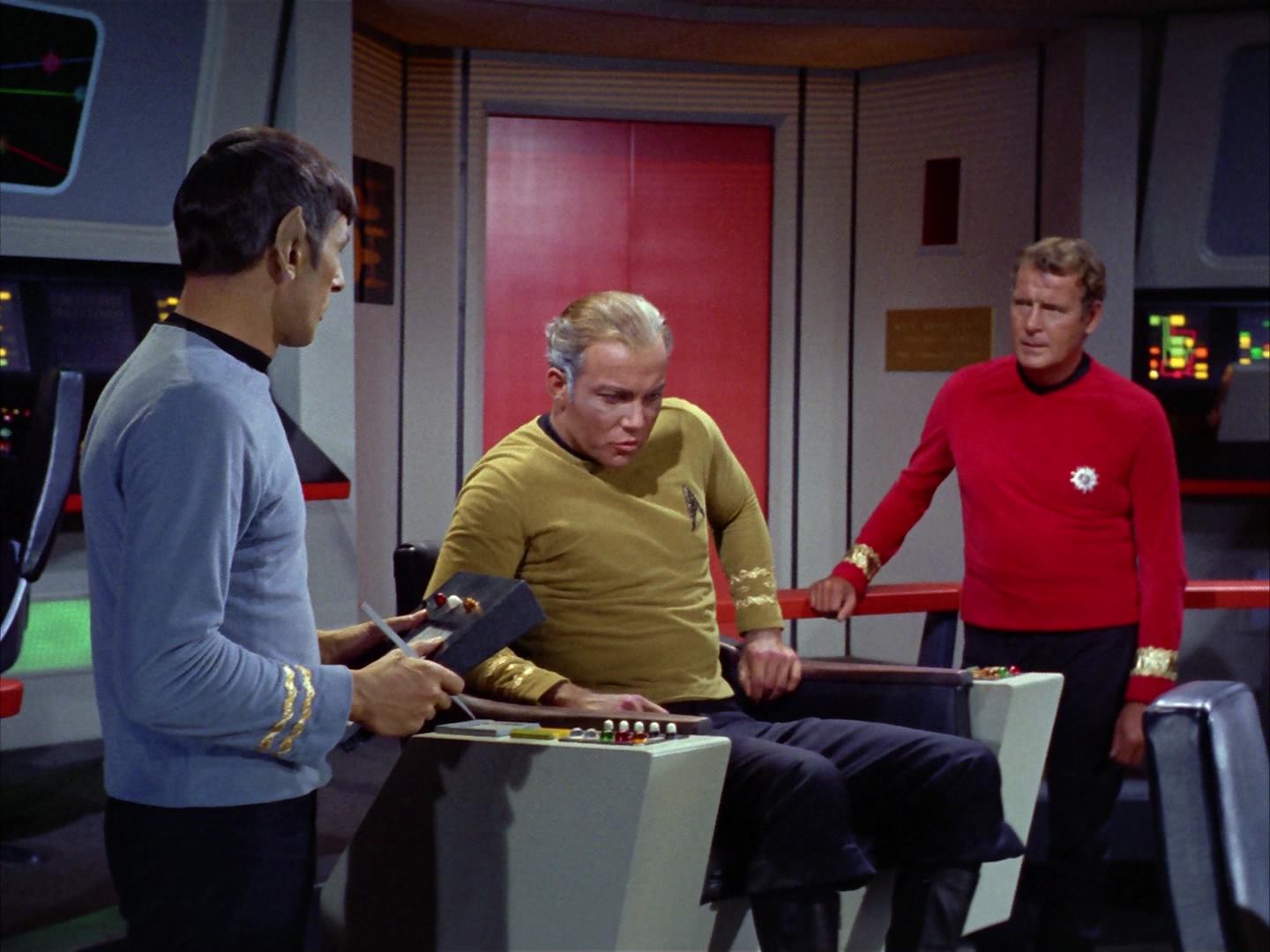 ariane179254_StarTrek_2x12_TheDeadlyYears_1383.jpg