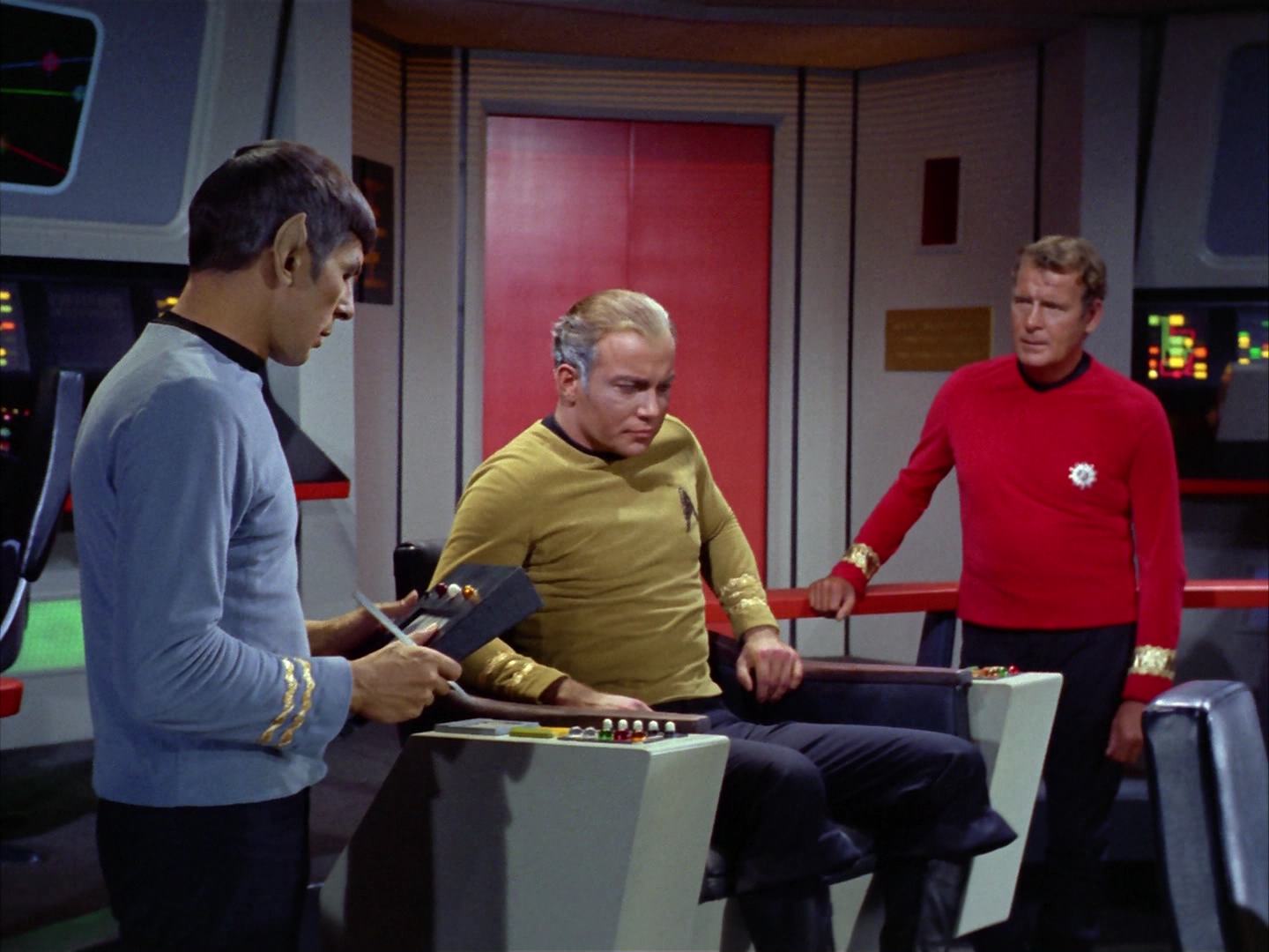 ariane179254_StarTrek_2x12_TheDeadlyYears_1384.jpg