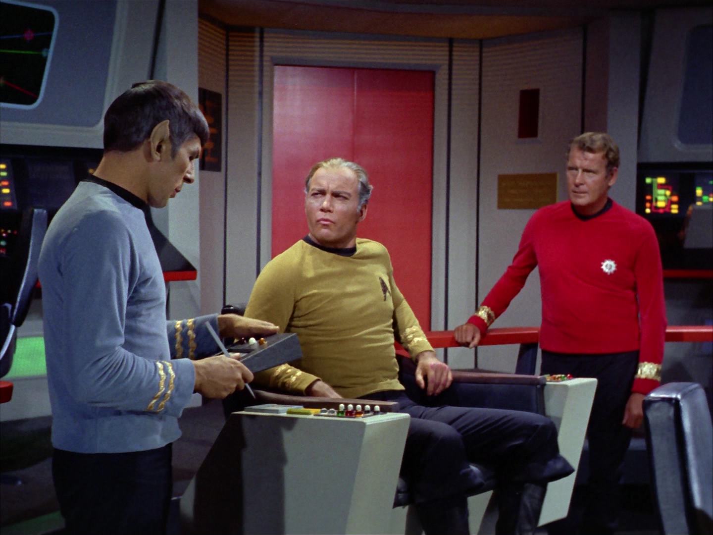 ariane179254_StarTrek_2x12_TheDeadlyYears_1385.jpg