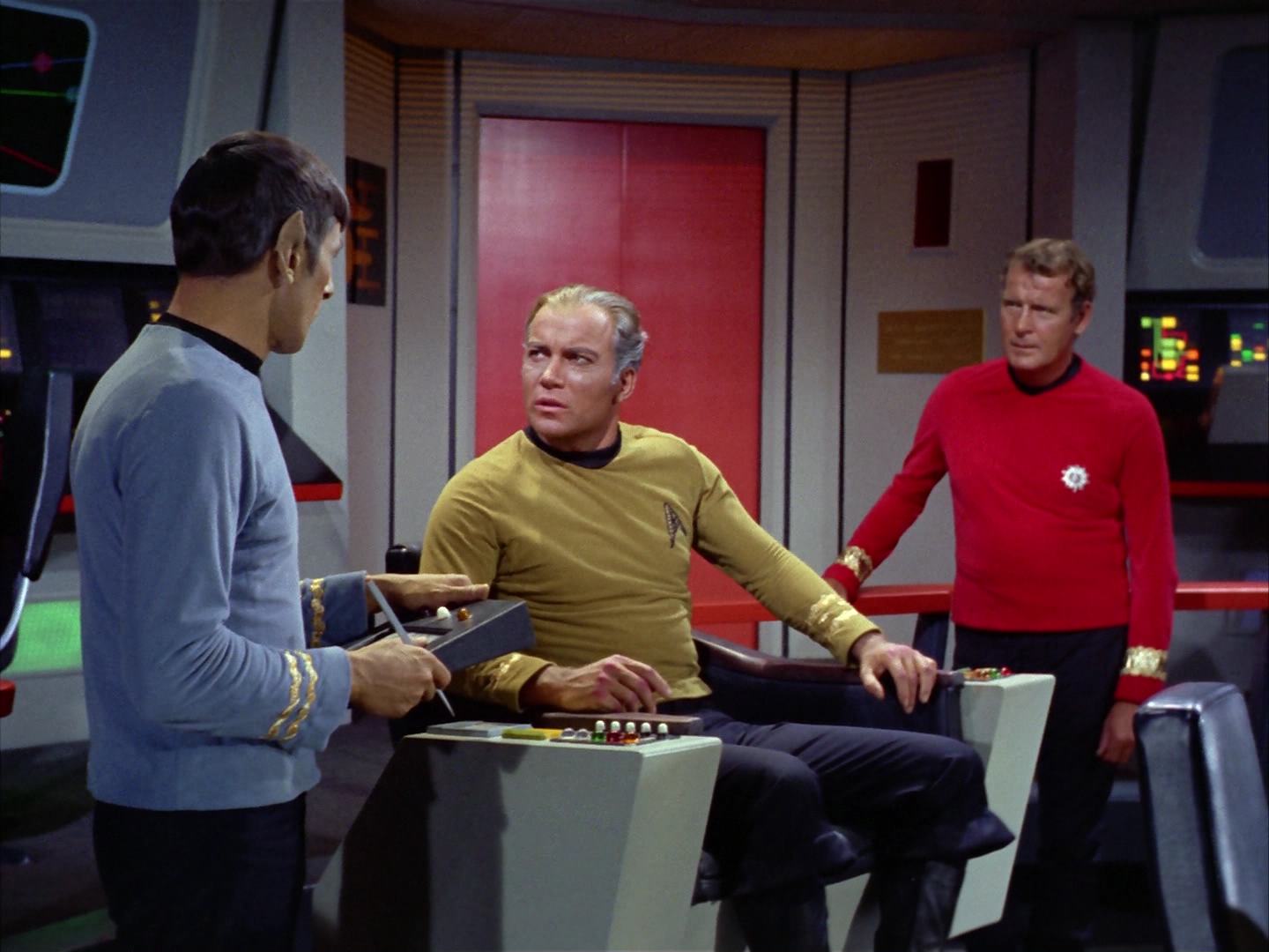 ariane179254_StarTrek_2x12_TheDeadlyYears_1388.jpg