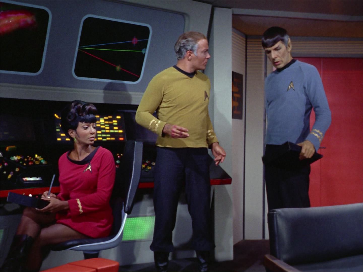 ariane179254_StarTrek_2x12_TheDeadlyYears_1449.jpg