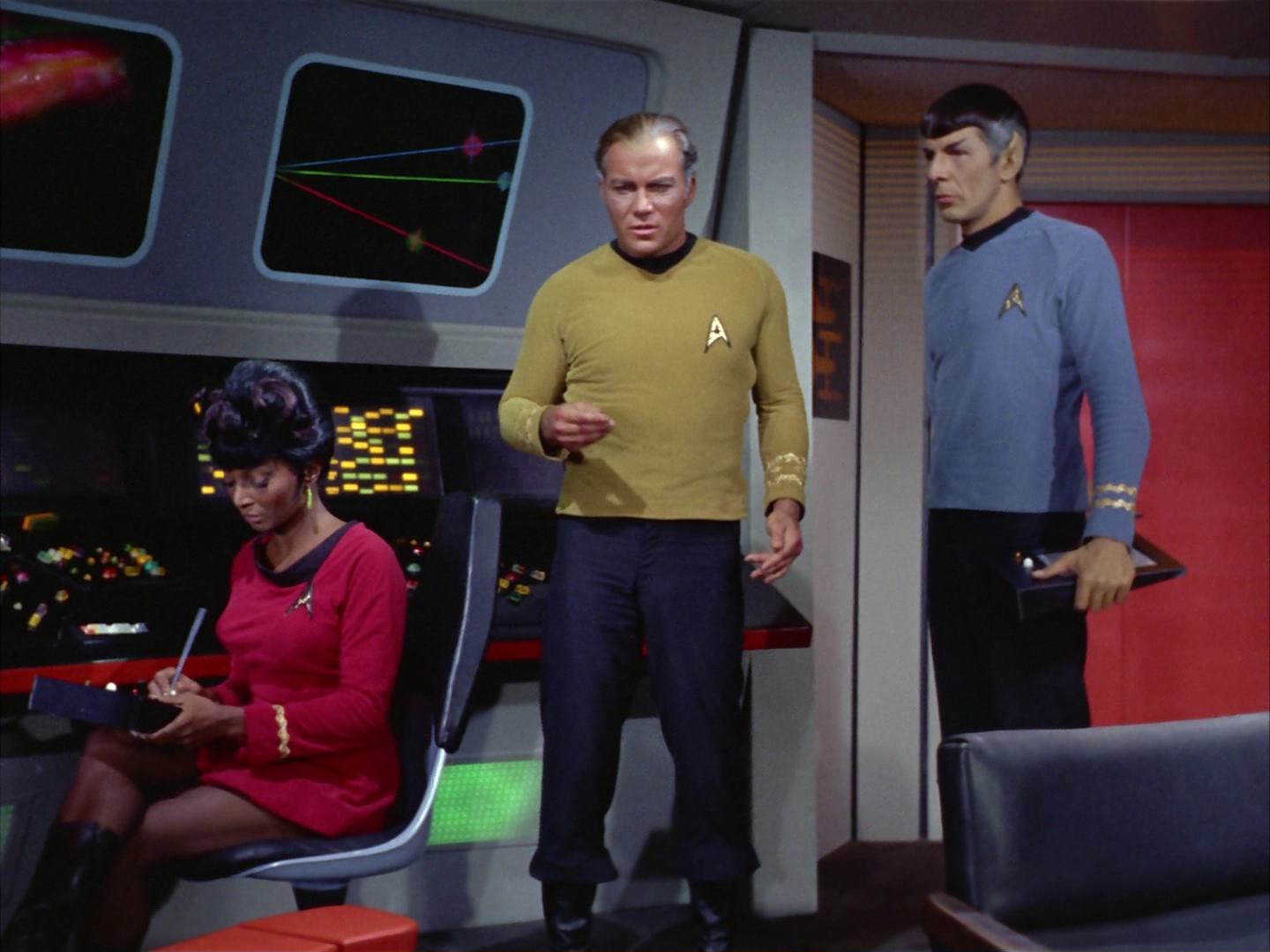 ariane179254_StarTrek_2x12_TheDeadlyYears_1466.jpg