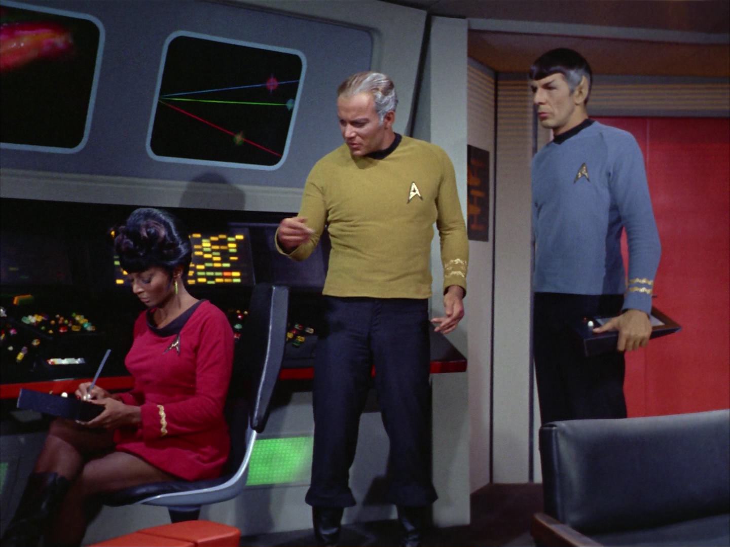 ariane179254_StarTrek_2x12_TheDeadlyYears_1467.jpg