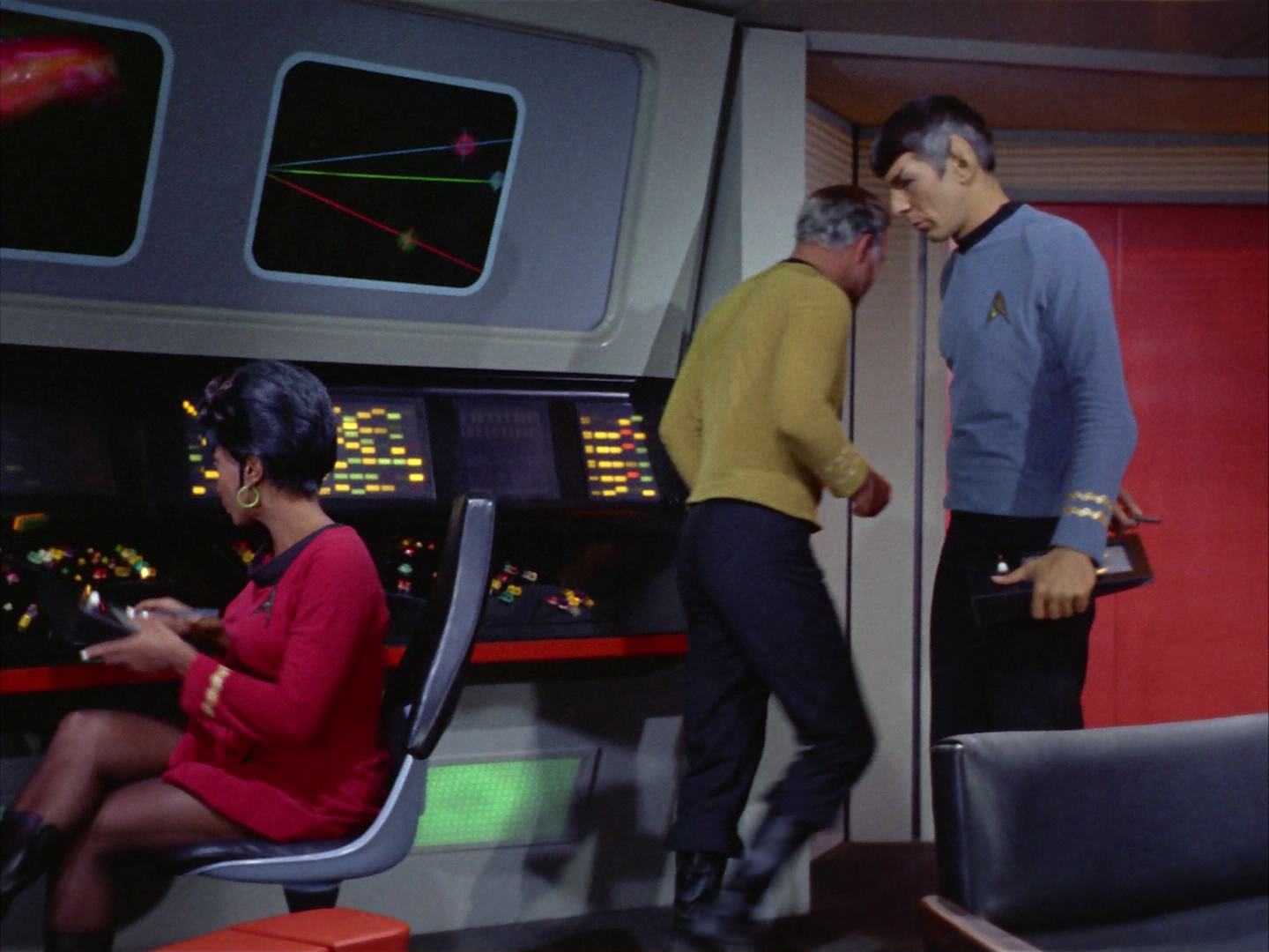 ariane179254_StarTrek_2x12_TheDeadlyYears_1471.jpg