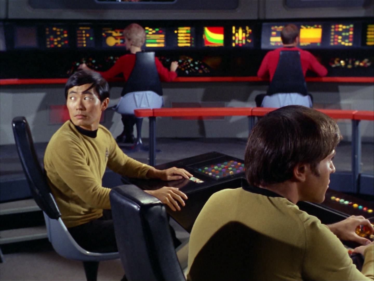 ariane179254_StarTrek_2x12_TheDeadlyYears_1474.jpg
