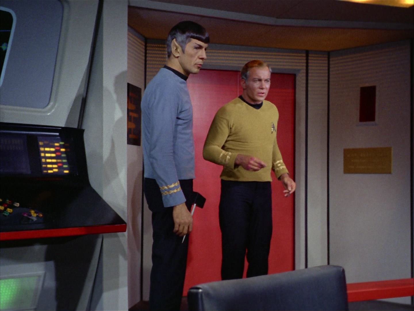 ariane179254_StarTrek_2x12_TheDeadlyYears_1476.jpg