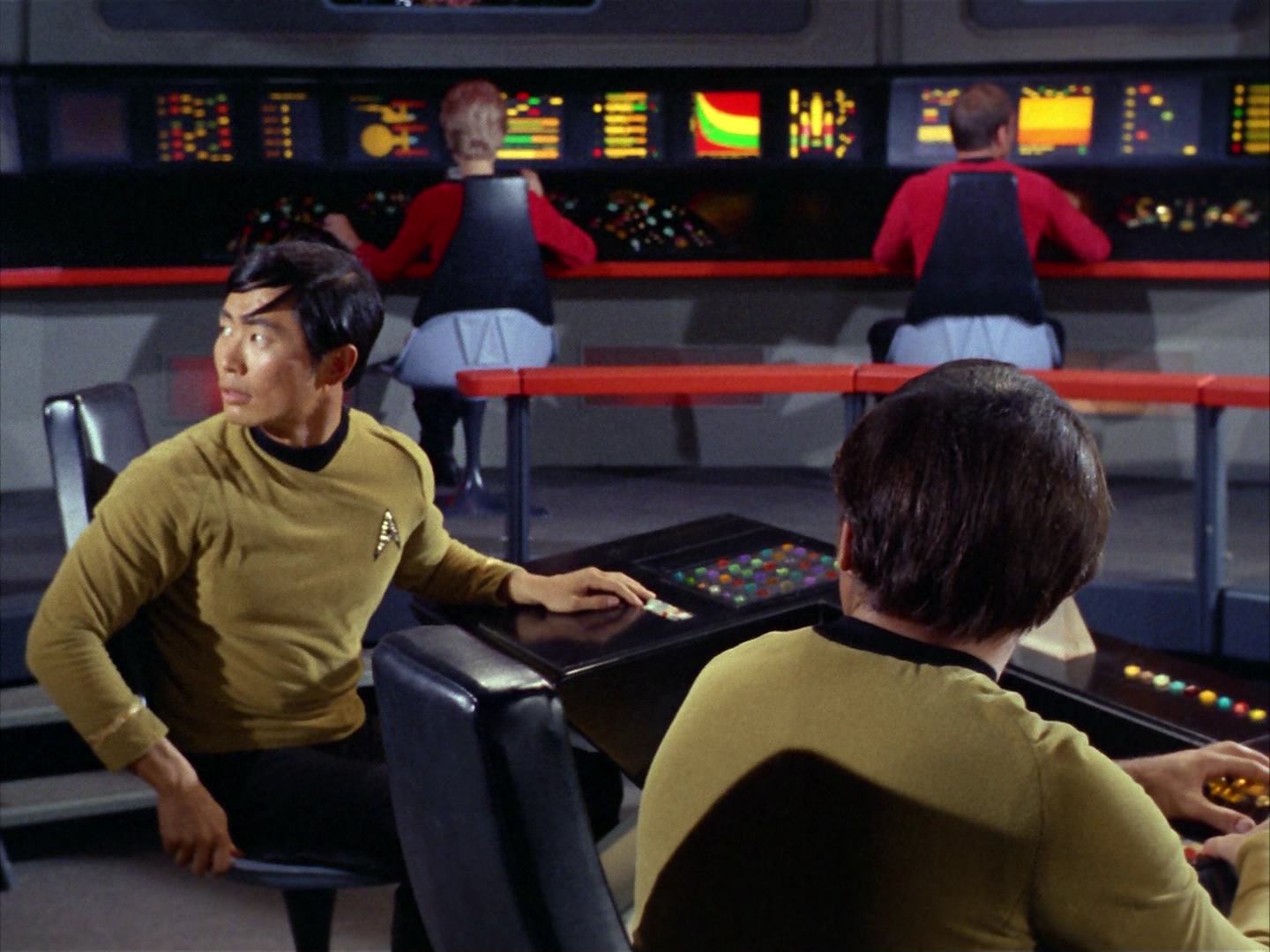 ariane179254_StarTrek_2x12_TheDeadlyYears_1479.jpg