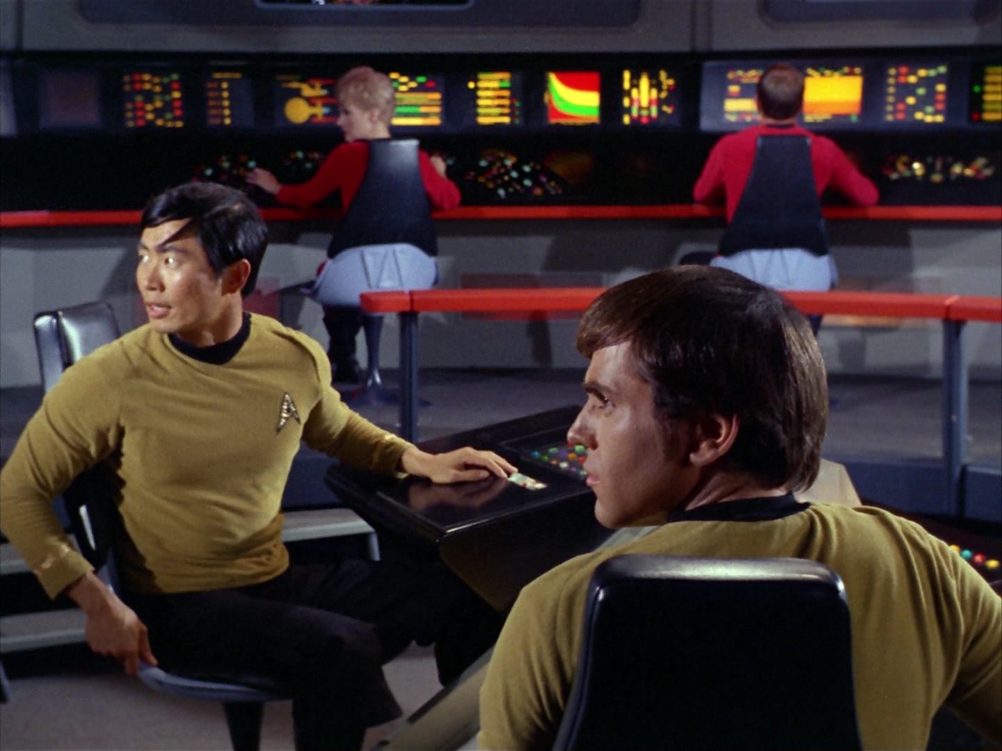 ariane179254_StarTrek_2x12_TheDeadlyYears_1502.jpg