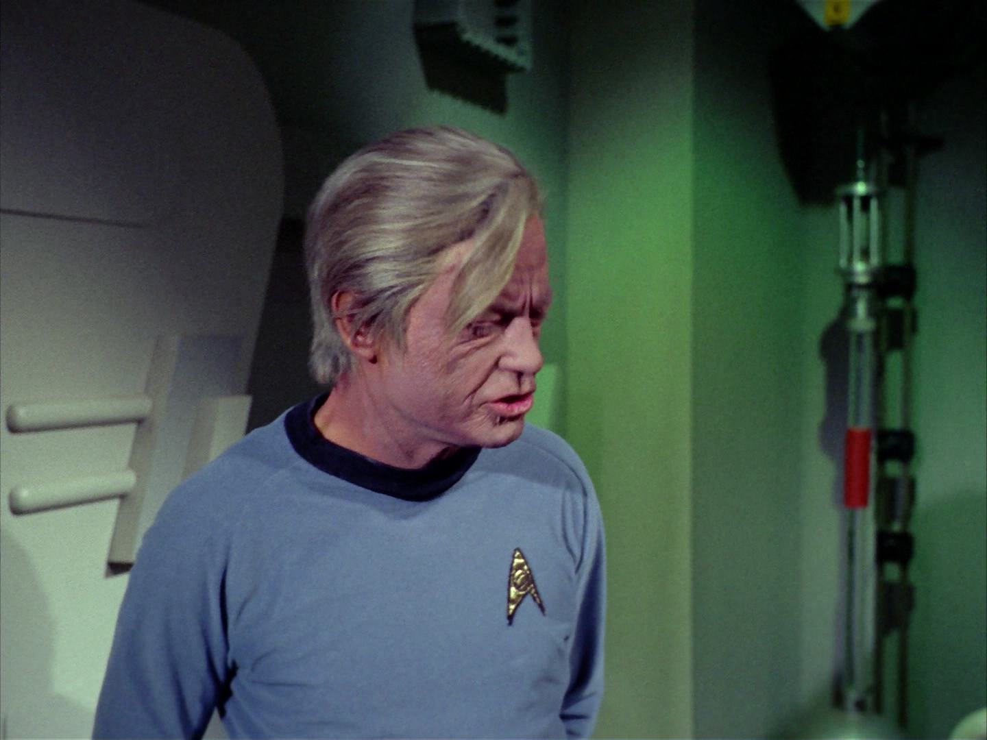 ariane179254_StarTrek_2x12_TheDeadlyYears_1527.jpg
