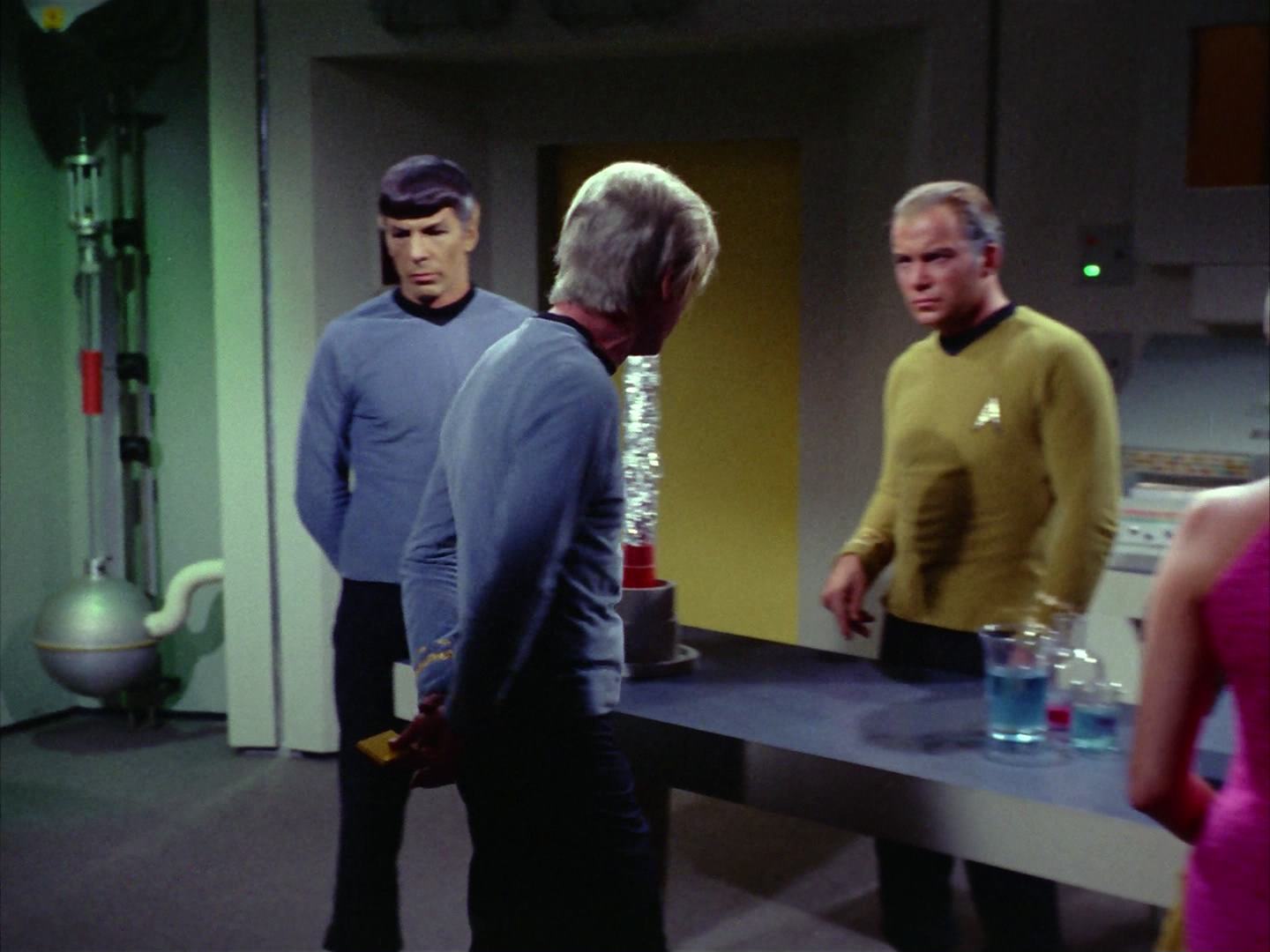 ariane179254_StarTrek_2x12_TheDeadlyYears_1530.jpg