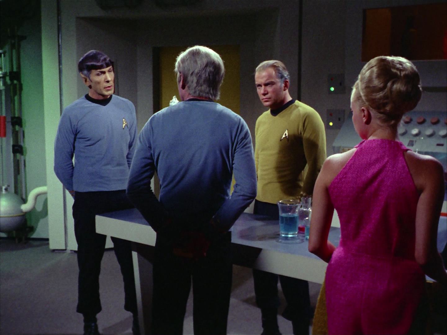 ariane179254_StarTrek_2x12_TheDeadlyYears_1533.jpg