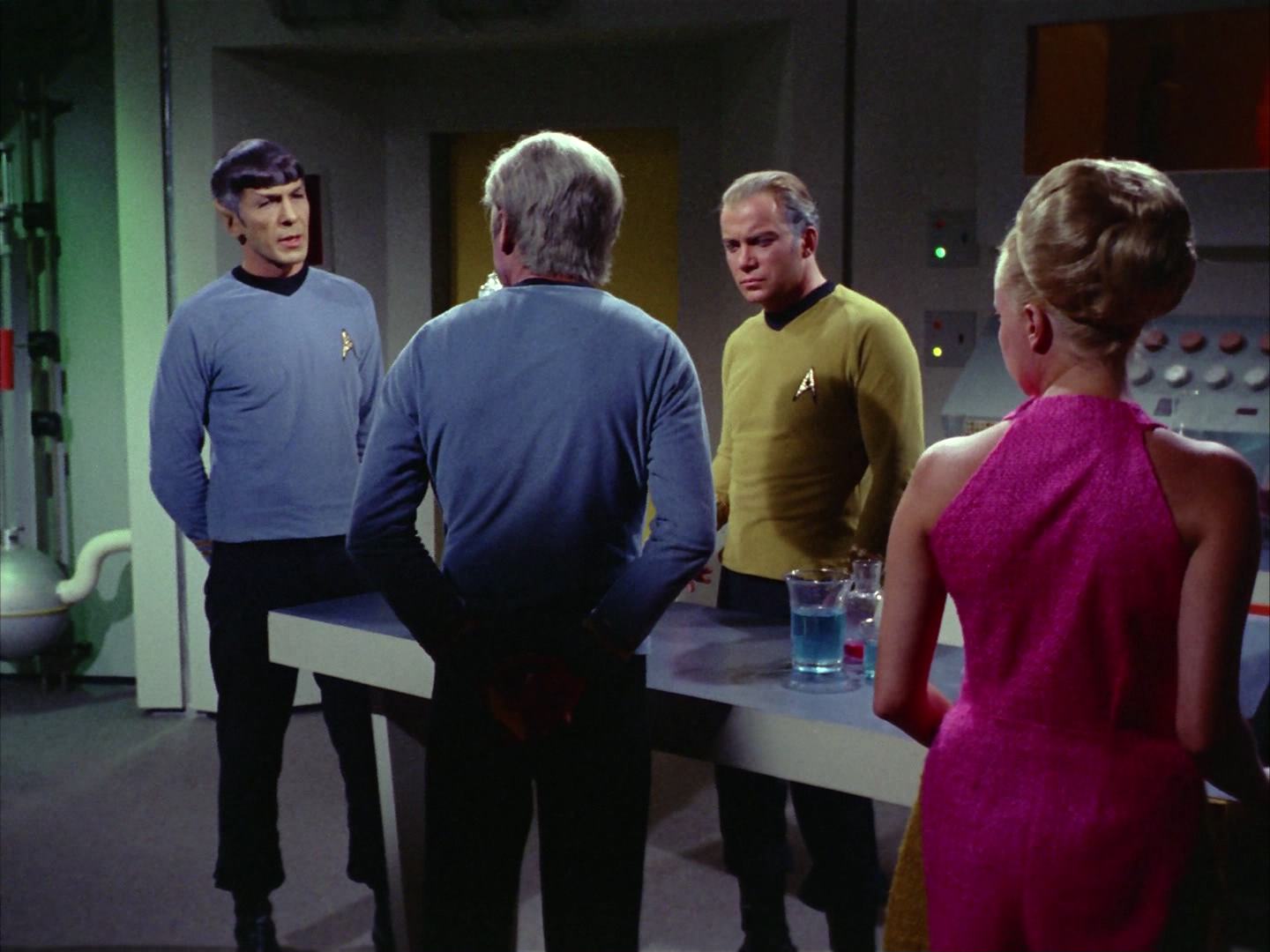 ariane179254_StarTrek_2x12_TheDeadlyYears_1534.jpg