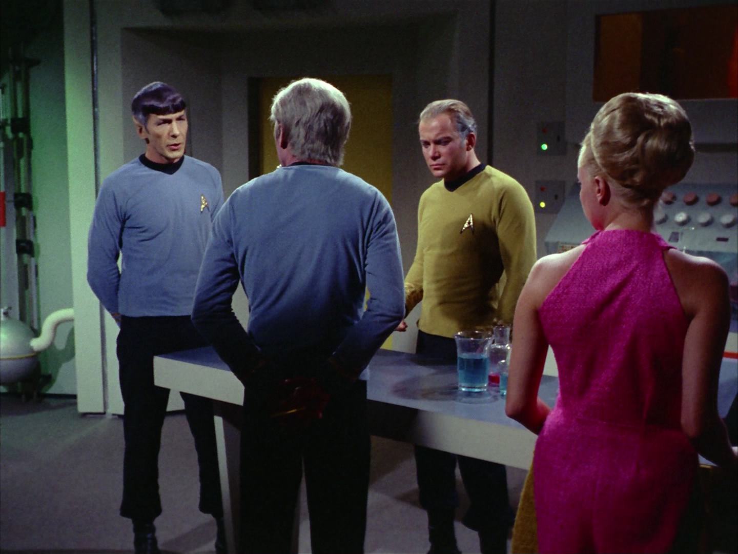 ariane179254_StarTrek_2x12_TheDeadlyYears_1535.jpg