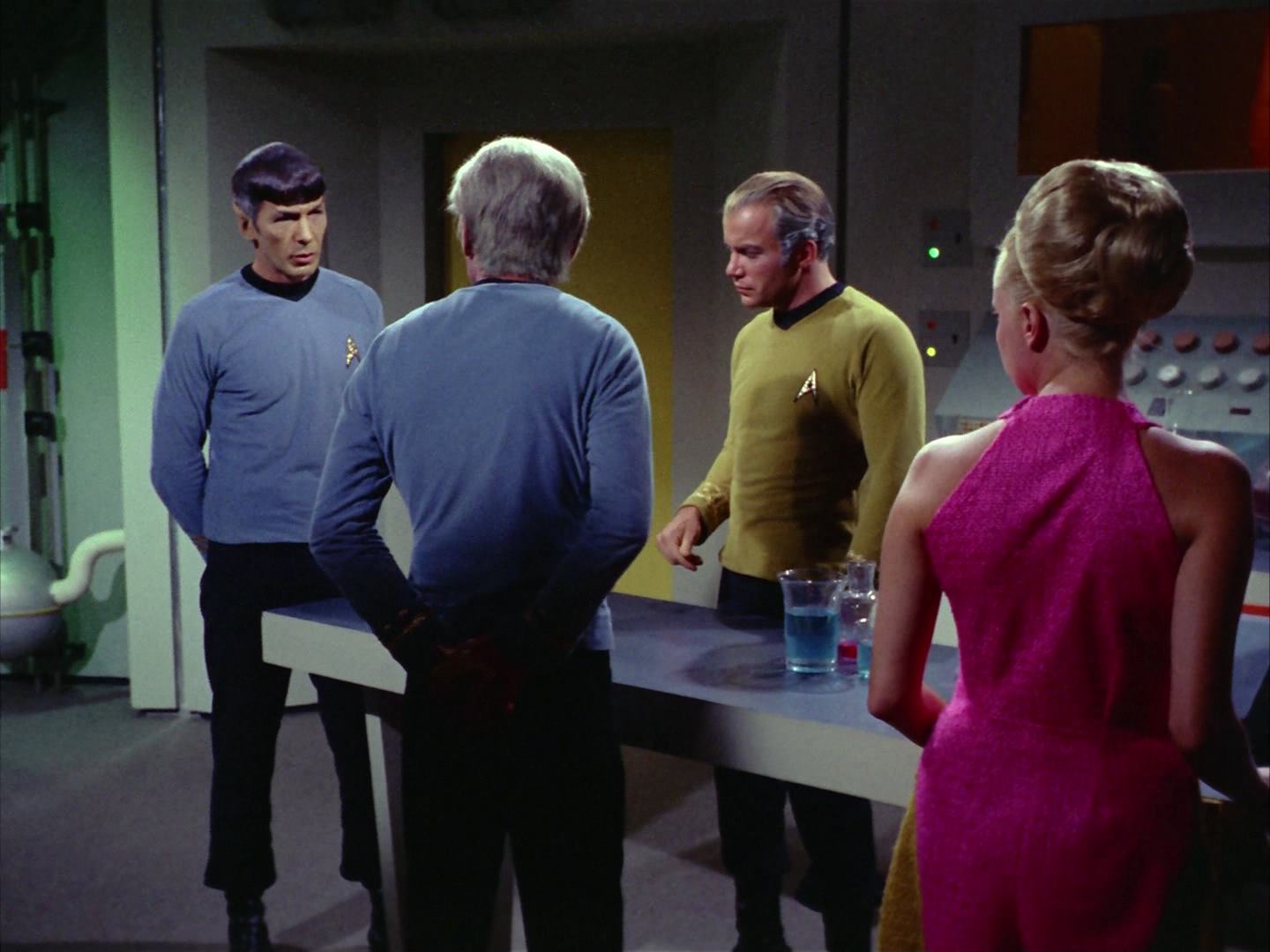 ariane179254_StarTrek_2x12_TheDeadlyYears_1536.jpg