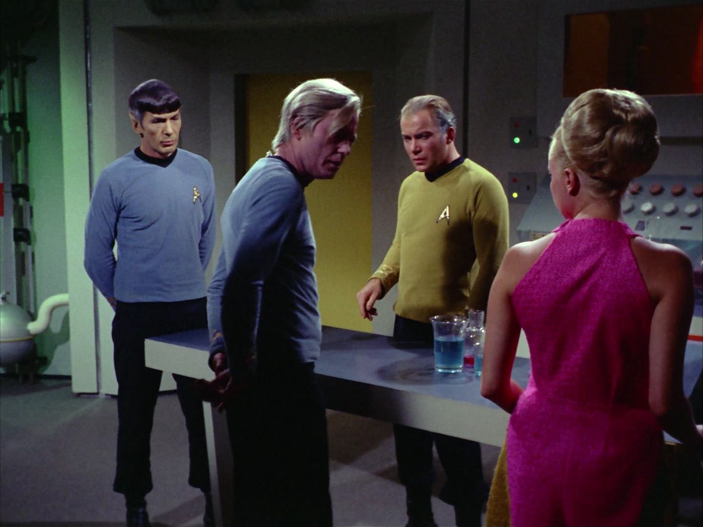 ariane179254_StarTrek_2x12_TheDeadlyYears_1538.jpg