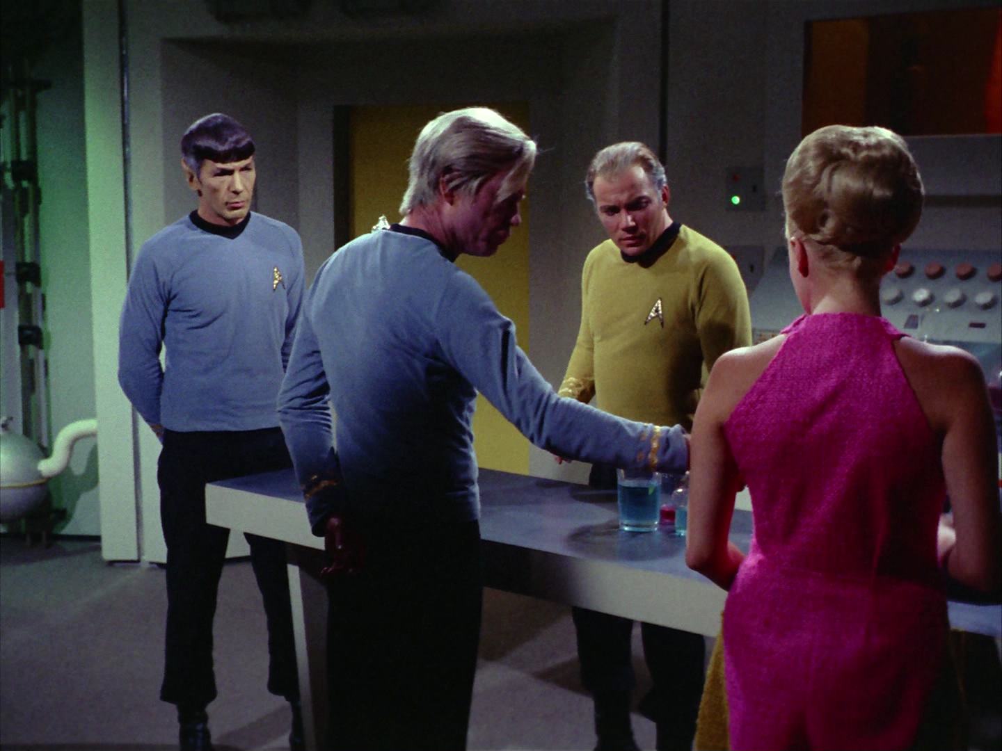 ariane179254_StarTrek_2x12_TheDeadlyYears_1539.jpg