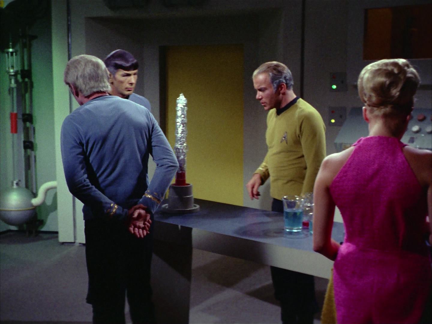 ariane179254_StarTrek_2x12_TheDeadlyYears_1541.jpg
