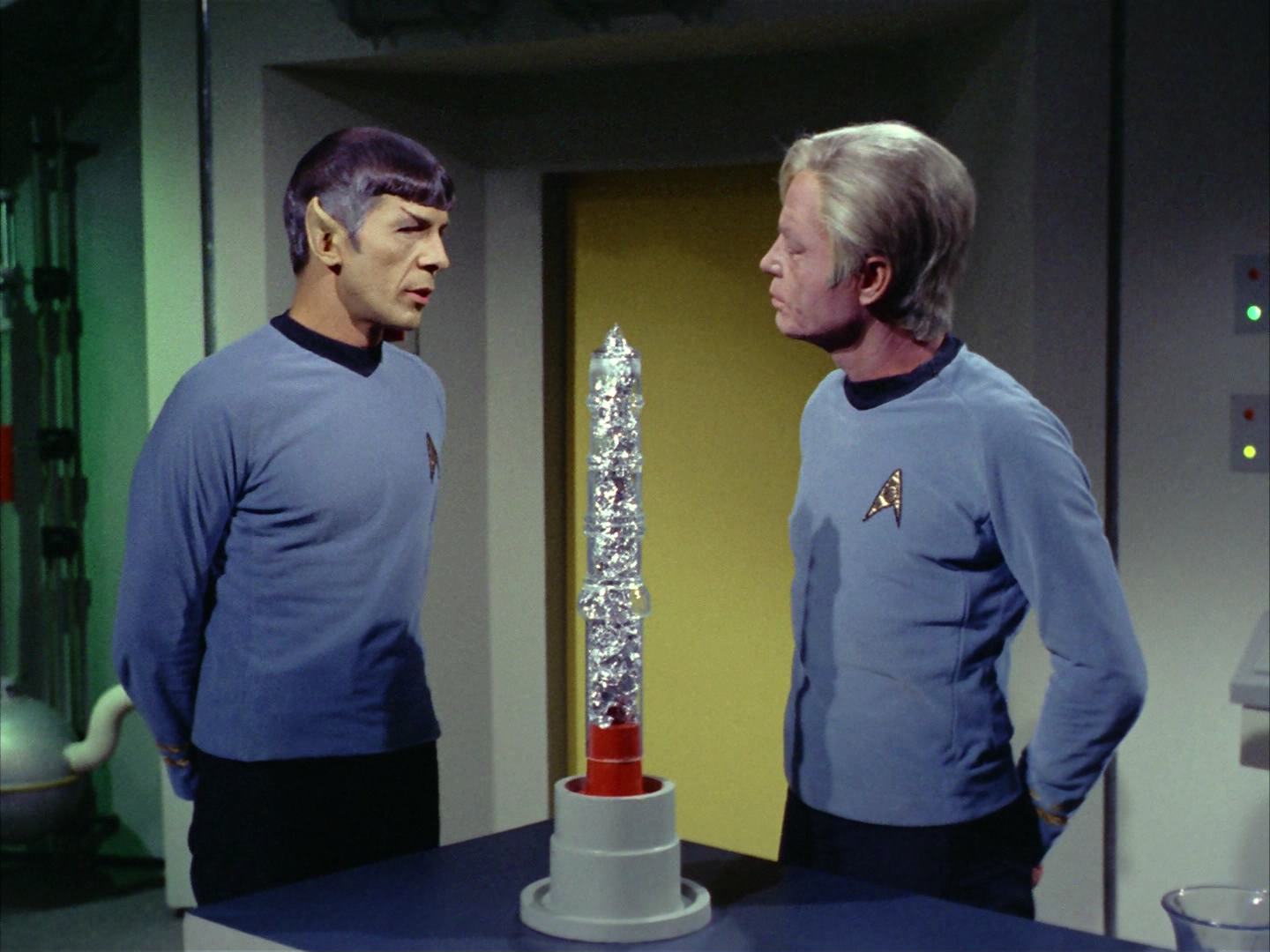 ariane179254_StarTrek_2x12_TheDeadlyYears_1556.jpg