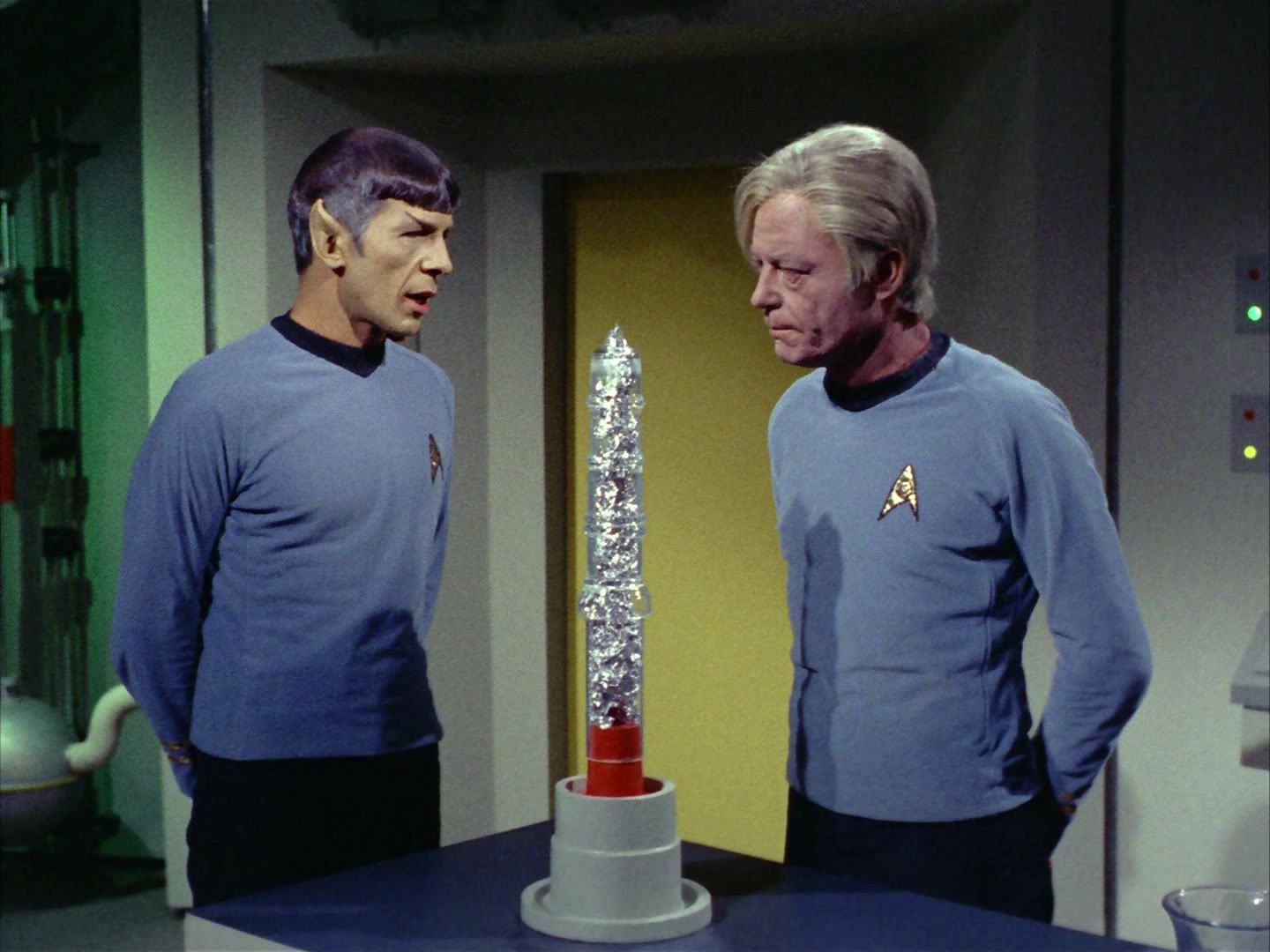 ariane179254_StarTrek_2x12_TheDeadlyYears_1557.jpg