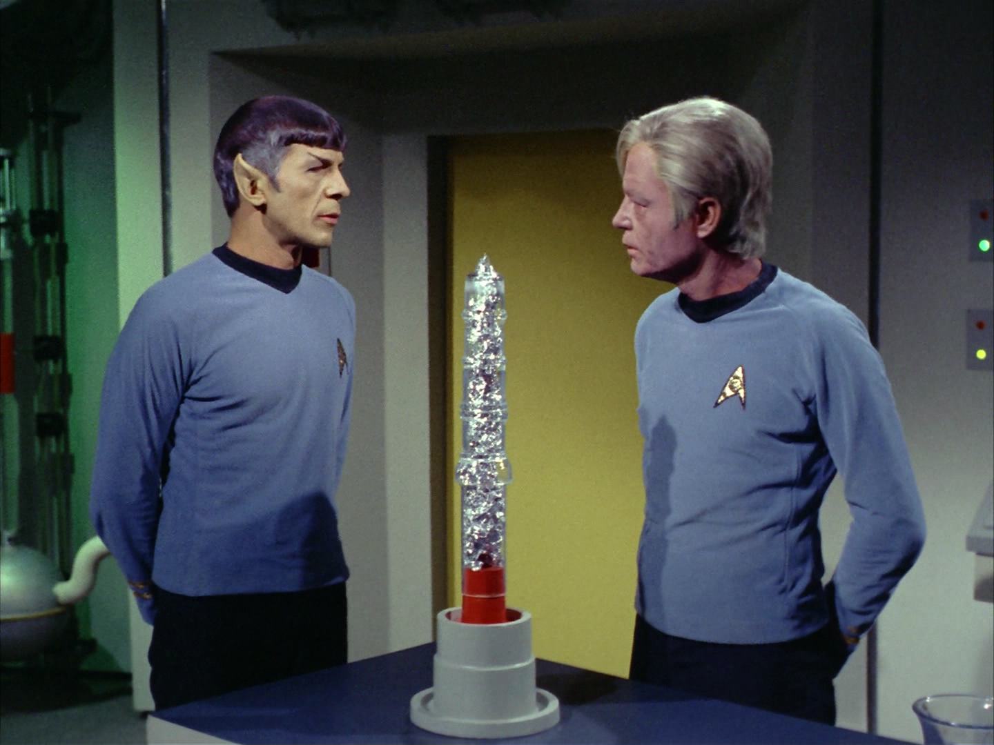 ariane179254_StarTrek_2x12_TheDeadlyYears_1562.jpg